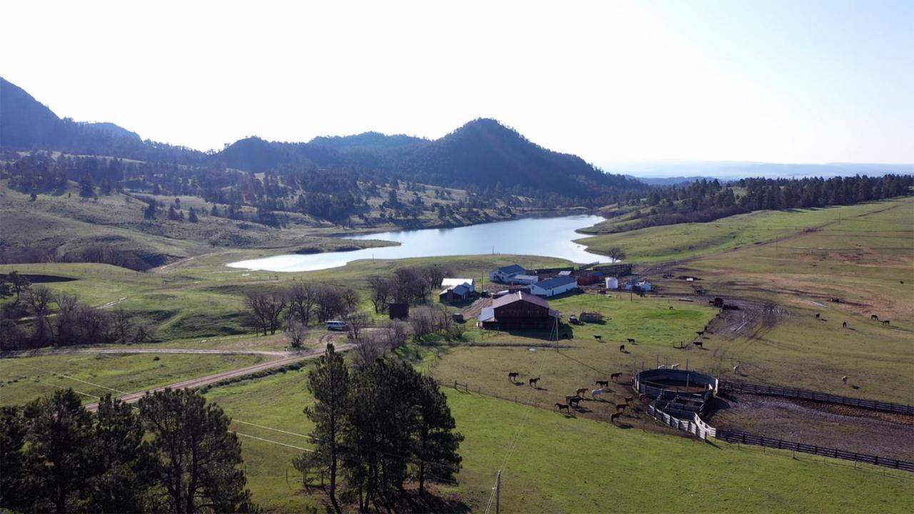 Lake Guest Ranch Villa Devils Tower Exterior photo